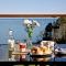 Avocet 2 Luxury Apartment with Pool and Parking