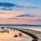 Avocet 2 Luxury Apartment with Pool and Parking
