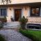 Aurelia Garden Gold B&B