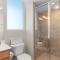 Palms Resort 2 BR King Suite Poolside Shuttle - ديستين