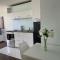 AURA B1214 two bedrooms, 1 living room Wi-Fi skytower and street view, balcony , easy parking - Auckland