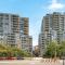 Stylish 1-Bed Flat with Pool BBQ & Sauna Access