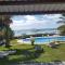 Bungalow Les Banians, front de mer avec piscine - Гран-Гоб