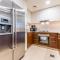 City Views 2BR Close To Burj Khalifa & Dubai Mall, Burj Vista Tower 2, Downtown by Deluxe Holiday Homes