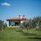 Villa Evelyn in Fažana with 50 m2 pool, jacuzzi, kids playground & sea view only 800 meters from beach - 法扎纳