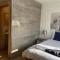 King Richards Luxury Lodge - Sleeps up to 8, Dog Friendly, Near Sherwood Forest at Fairview Farm in Nottingham set in 88 acres and great for Groups, Family Gatherings & Corporate events