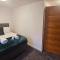 The Penthouse Tamworth Spacious 3 Bedroom Apartment in the town centre - تامورث