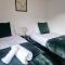 The Penthouse Tamworth Spacious 3 Bedroom Apartment in the town centre - تامورث