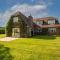 Secluded rural retreat close to beach - sleeps 12