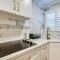 Naples Studio 1 Block to Beach and Restaurants! - Нейплс