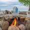 Lake Front Nautical Oasis- Hot Tub, Fireplace, King Bed - 希博伊根