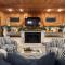 Lake Front Nautical Oasis- Hot Tub, Fireplace, King Bed - 希博伊根