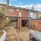 7D Albert St - sleeps 4 guests with parking on request - 贝里圣埃德蒙兹