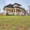 half Mi to Downtown Shops Brenham Home with Fire Pit - 布伦纳姆