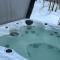 Luxurious Forest Getaway with Spa Near Tremblant - Val-des-Lacs