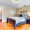 3 Mi to Dtwn Gem with Patio and Fire Pit in New Haven - نيو هافن