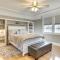 3 Mi to Dtwn Gem with Patio and Fire Pit in New Haven - نيو هافن