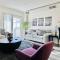 Downtown 2BR Penthouse Suite with Balcony and Direct Skybridge Access - انديانابوليس