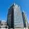 Downtown 2BR Penthouse Suite with Balcony and Direct Skybridge Access - انديانابوليس