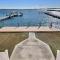 Big Waterfront House with Amazing View and Swim Deck home - 诺福克