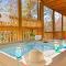 Luxe Mountain Pool Escape by Ghosal Luxury Lodging - 加特林堡