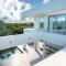 White Villas - Beachside Villa with Pool and Resort Amenities - v1