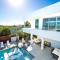 Oceanside 3 Bedroom Luxury Villa with Private Pool, 500ft from Long Bay Beach -V2