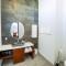 Oceanside 2 Bedroom Luxury Villa with Private Pool, 500ft from Long Bay Beach -V8 - 普罗维登西亚莱斯岛