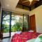 Casita Jungle Nest, 5 minutes drive to Playa Linda, 15 to Dominical, Wifi Starlink - Matapalo