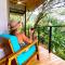 Casita Jungle Nest, 5 minutes drive to Playa Linda, 15 to Dominical, Wifi Starlink - Matapalo
