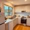 Beach retreat Moo Views! Pet friendly,linen,wifi