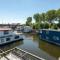 NOVA Houseboat DELUXE Free Bikes