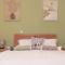Cozy 1 bedroom apartment in walking distance to the municipal beach