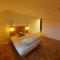 Beautiful renovated farmhouse of 250m with 3400m of garden - Saint-Savin