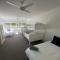 Mollymook- Walk to Beach, Surf, Golf Course & Club