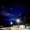 Spacious Family Apartment, Sleeps 6, FREE Secure Parking, Near Beach