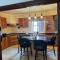 Populo Beach Villa, Walk to Beach, Air Conditioning and Heating, near Ponta Delgada