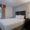 Travelodge by Wyndham Kamloops Mountview - Kamloops