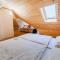 Vineyard Cottage Maleric with Pool Access - Dragatuš