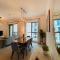 Cozy 2 Bedroom Apartment with Burj Khalifa view in Downtown - دبي