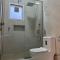 Al Ain Hotel Apartment Family Stay with Balcony and Pool Access - 艾恩
