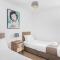 OnSiteStays - 2 Bed, 2 Bathroom, WiFi and Free Underground Secure parking - 5 Mins walk to town centre - Basildon