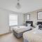 Stunning Detached House with Driveway Parking, Office Room, Self-Check-In, Fast WiFi and Smart TV with Sky and Netflix by Yoko Property - 米尔顿凯恩斯