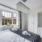 Stunning Detached House with Driveway Parking, Office Room, Self-Check-In, Fast WiFi and Smart TV with Sky and Netflix by Yoko Property - 米尔顿凯恩斯