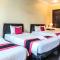 Central Night Hotel