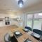 Wee Townhouse, 3 Beds with Free Parking, Wifi & Ethernet Connection - Glasgow