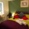 Cosy Stay in Walsall by Ideal Home - Bloxwich
