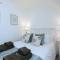 Five-bedroom house at Margate, near beach and amenities