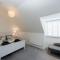Five-bedroom house at Margate, near beach and amenities