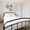 Mariners: Stylish Beachside Getaway with Sea Views - East Wittering